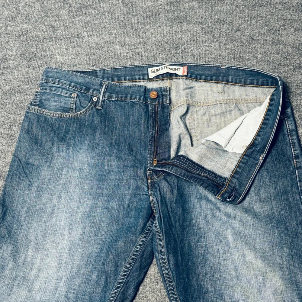 Levis 514 Slim Straight Jeans Mens 42x30 Blue Denim Medium Wash‎